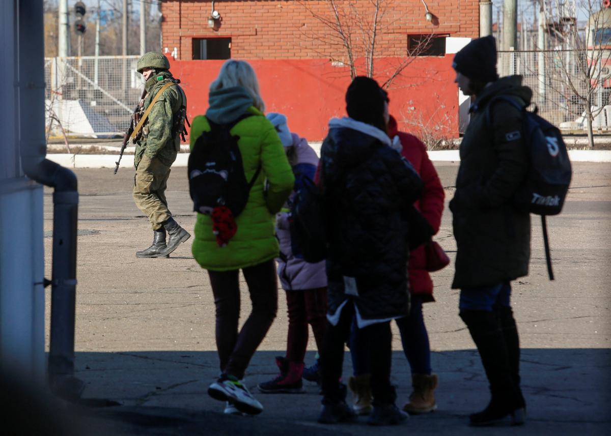  coridoarele umanitare pentru mașinile private se deschid de la Mariupol la Zaporozhye/foto REUTERS 