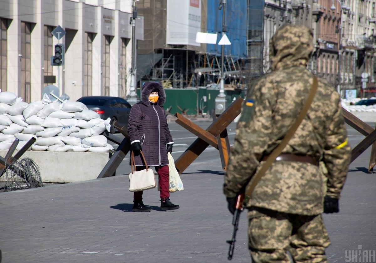  apărătorii capitalei și civilii au oprit din nou inamicul în apropierea Kievului/foto: UNIAN 