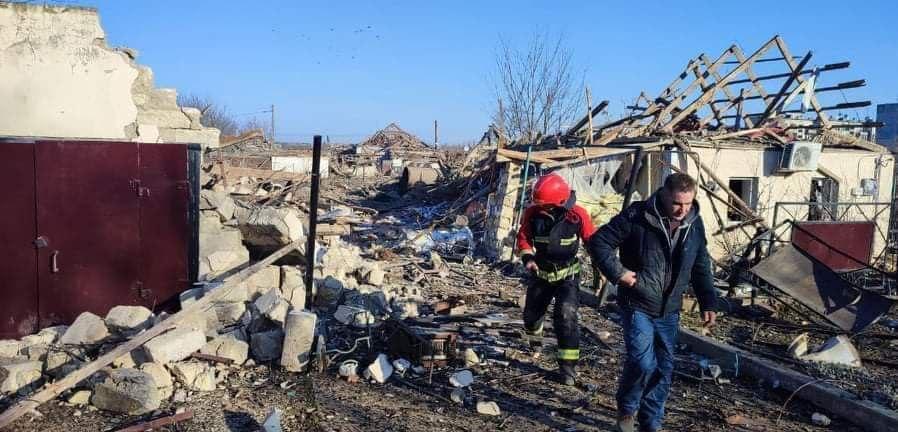  inamicul a efectuat atacuri aeriene asupra orașului Bashtanka, regiunea Mykolaiv/foto - GSCHS , t.me 