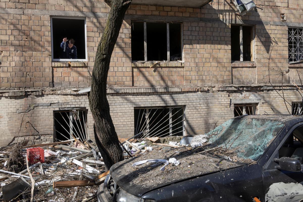  la Kiev, peste 70 de clădiri rezidențiale au fost avariate ca urmare a bombardării/foto REUTERS 