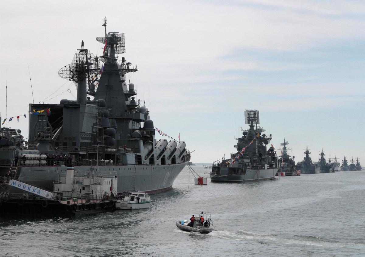  invadatorii ruși de pe navele trase pe coasta ucraineană/foto REUTERS 