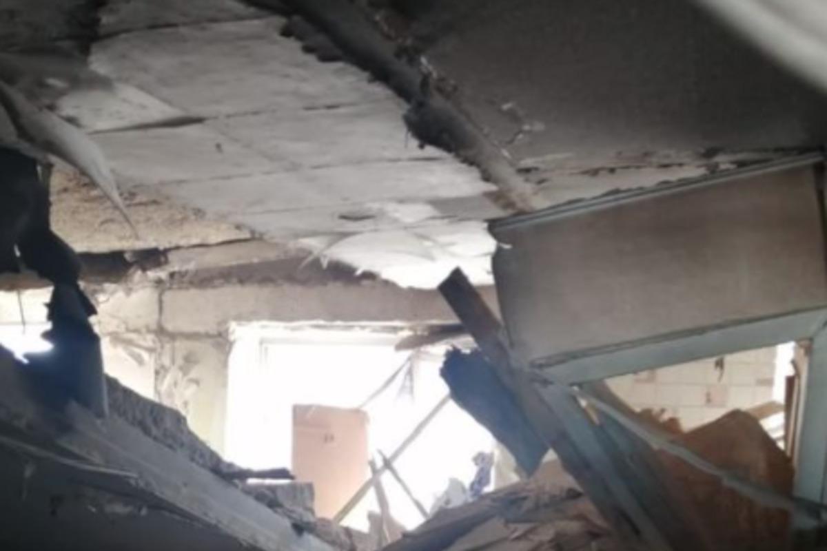 în Regiunea Luhansk, trei persoane au fost ucise ca urmare a unei cochilii care a lovit o clădire cu mai multe etaje/fotografie facebook.com/Луганська oblasna derzhavna administracia