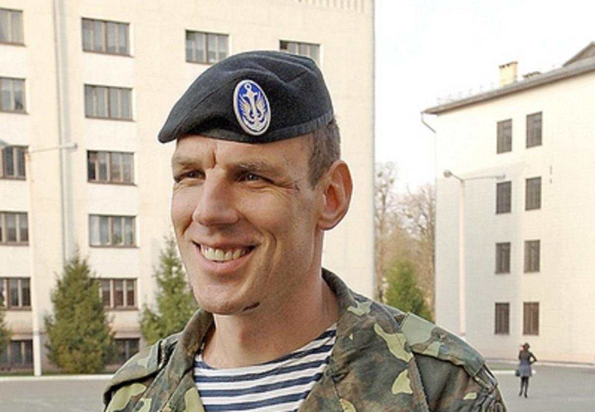 în Regimentul Azov, comandantul marinarilor, Vladimir Baranyuk, a fost acuzat că a încercat să scape de Mariupolul asediat/foto wikipedia.org