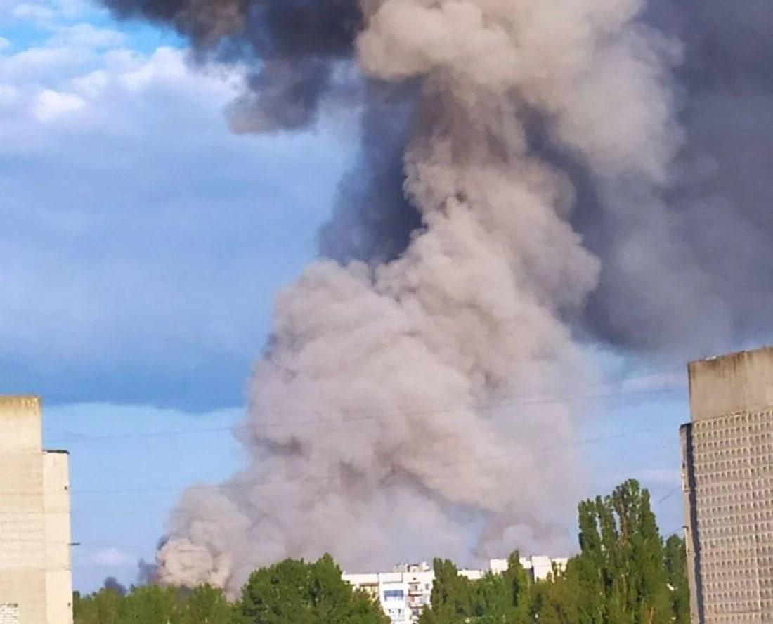  fum din explozii/foto : Диалог.UA 
