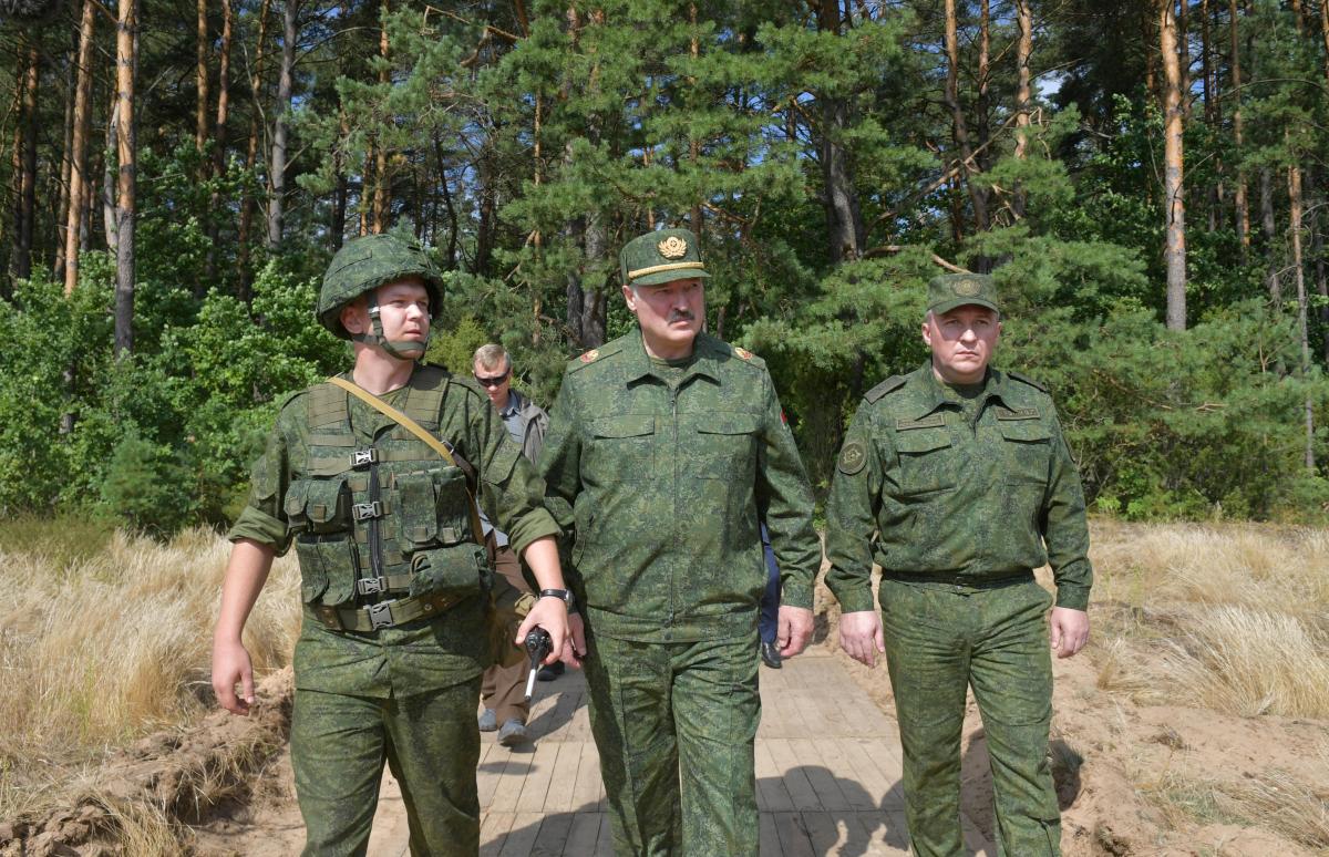  potrivit lui ekpert, gruparea Armatei bieloruse este întinsă din regiunea Kiev până la granița de vest a Ucrainei/foto REUTERS