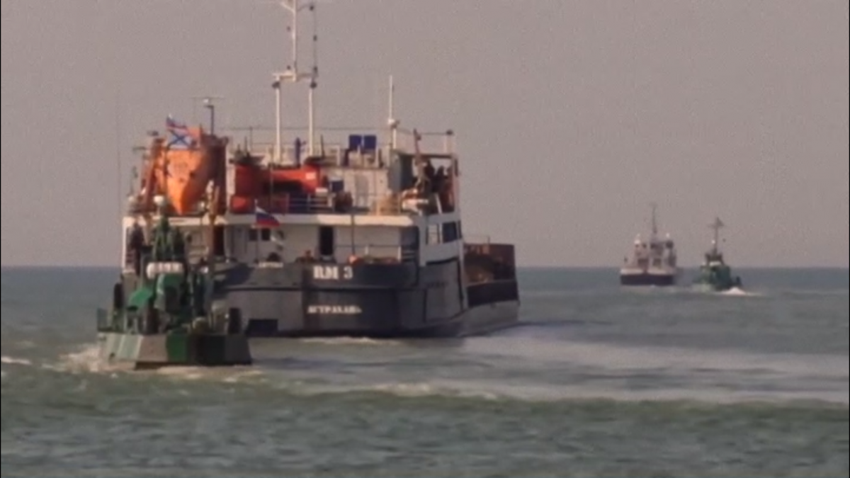  în Mariupol, ocupanții au furat deja a treia navă metalică laminată/screenshot 