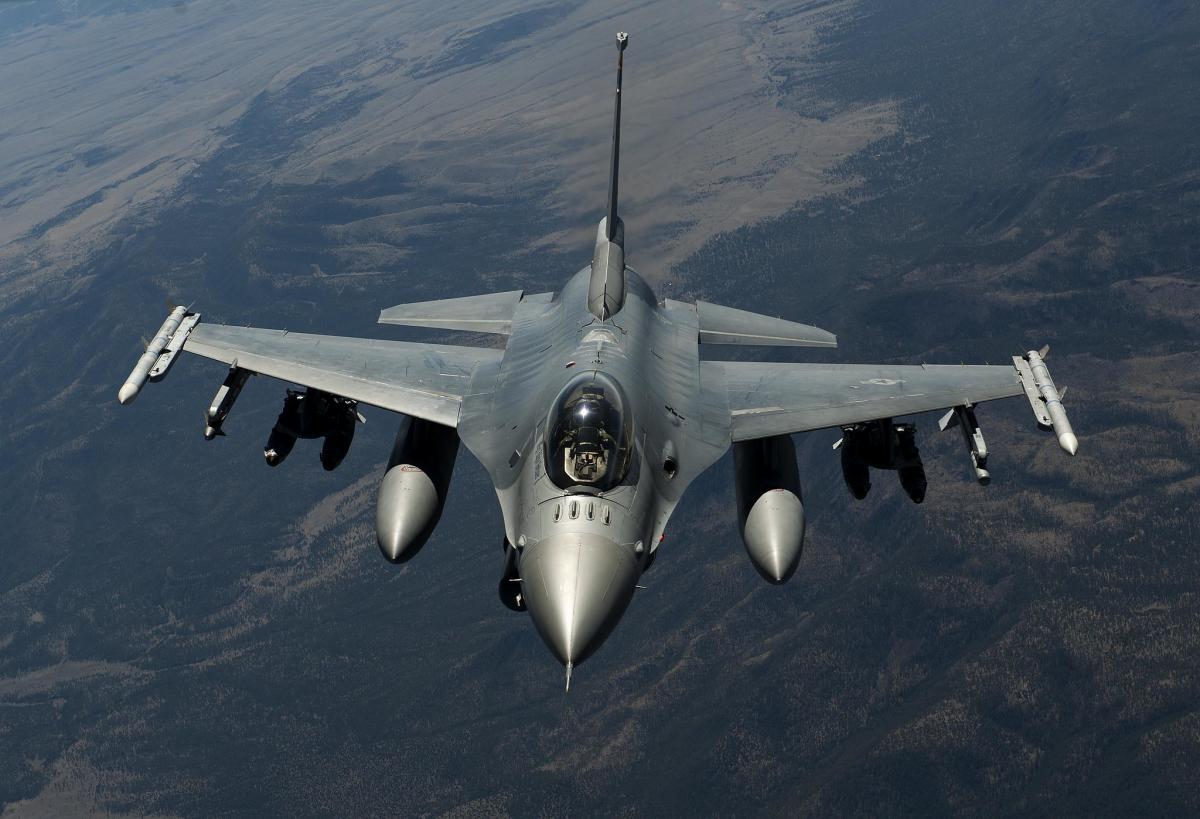  F-16 luptător în serviciu cu armata SUA/Forțele Aeriene ale SUA