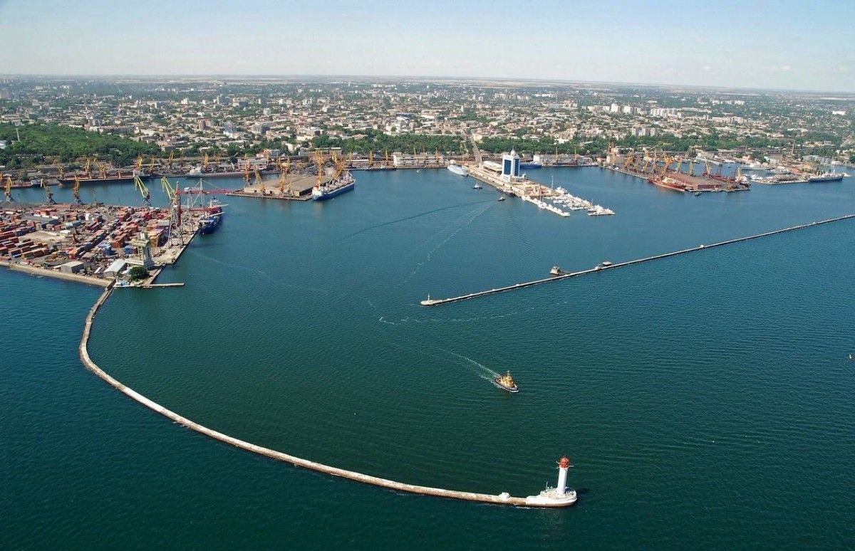  Ministerul de Externe a reacționat la bombardarea portului din Odessa după acordul de export de cereale/vv.com.ua 