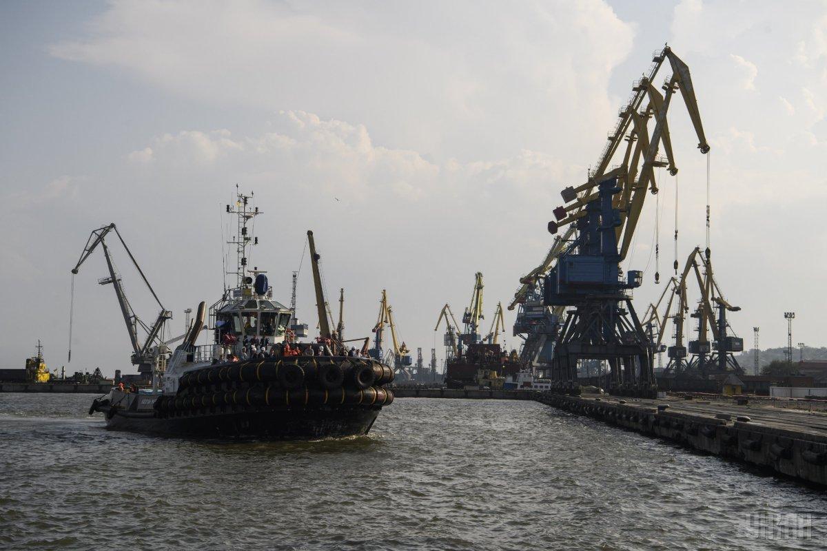  de la începutul ocupației Mariupol, rușii au scos prada pe mare/foto UNIAN