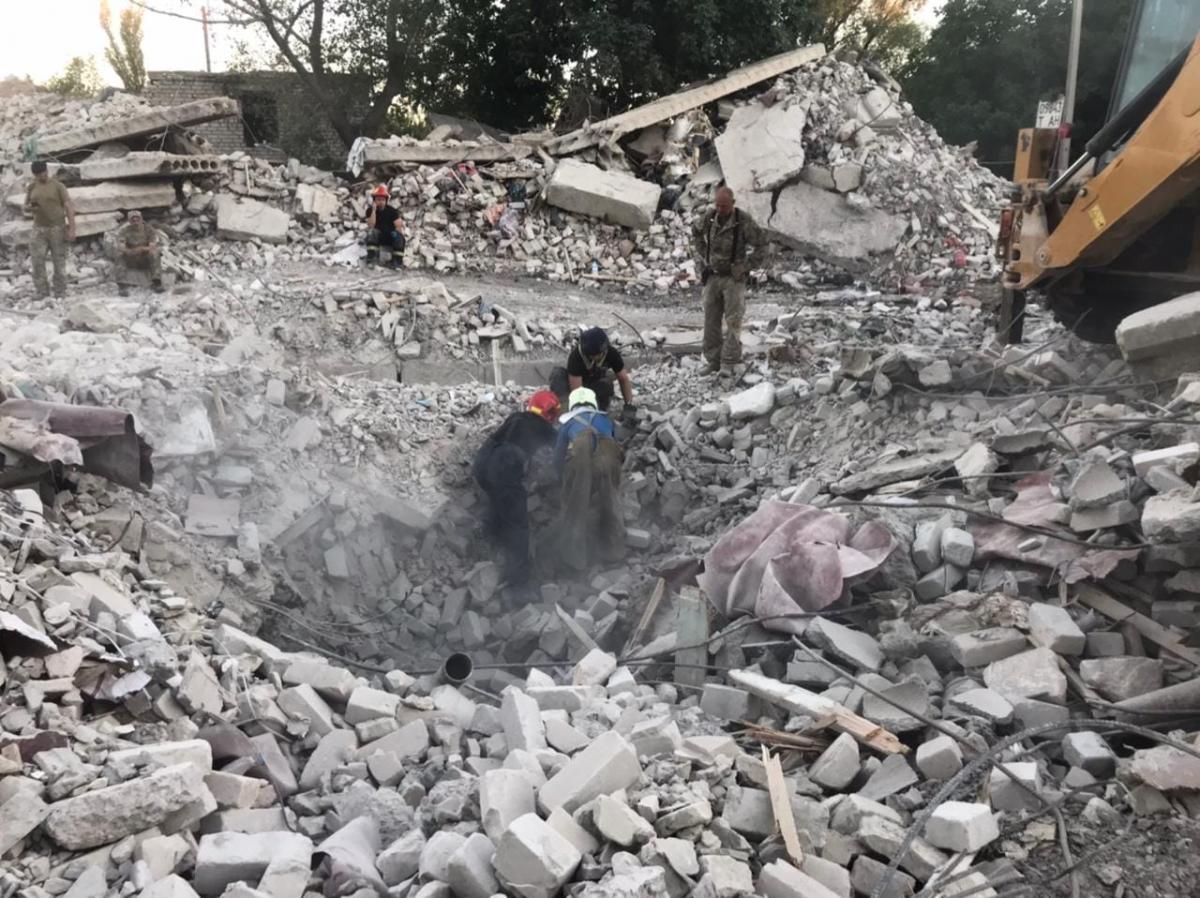  47 de persoane au devenit deja victime ale bombardării în Yar orar/fotografia serviciului de urgență de Stat 