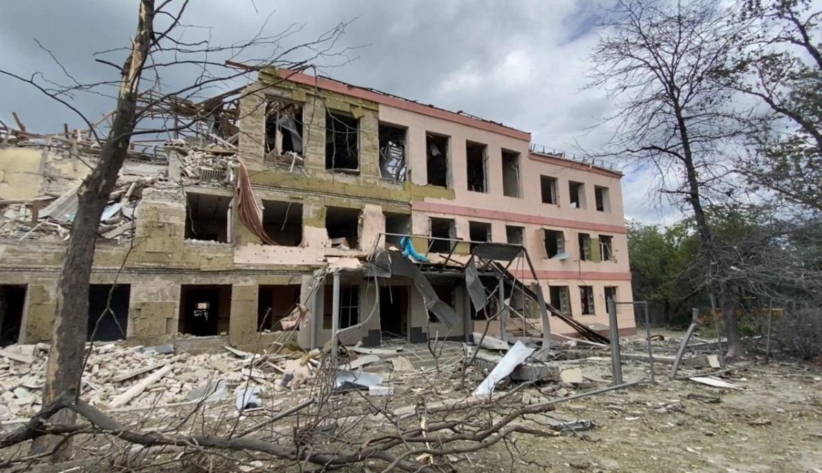  invadatorii au distrus o școală din Kramatorsk  fotografia Ministerului de Interne 