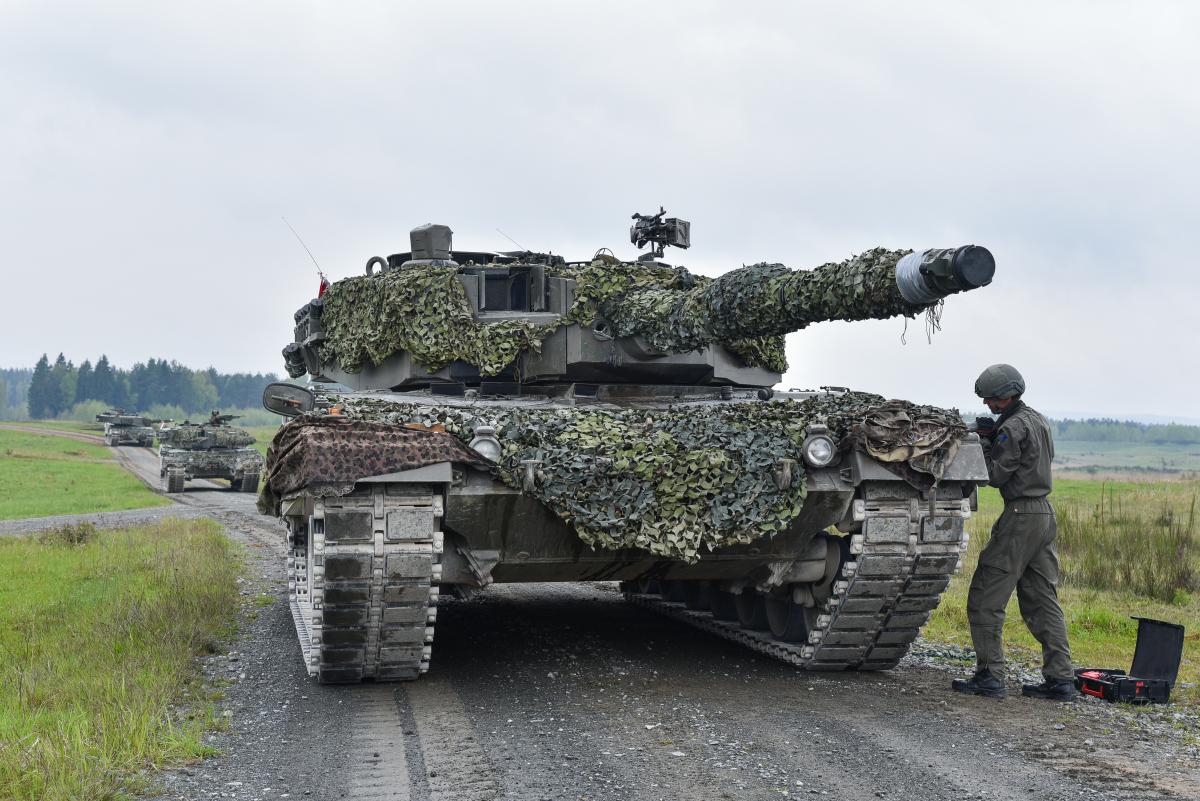  Leopard 2A4 tank/US Army photo 