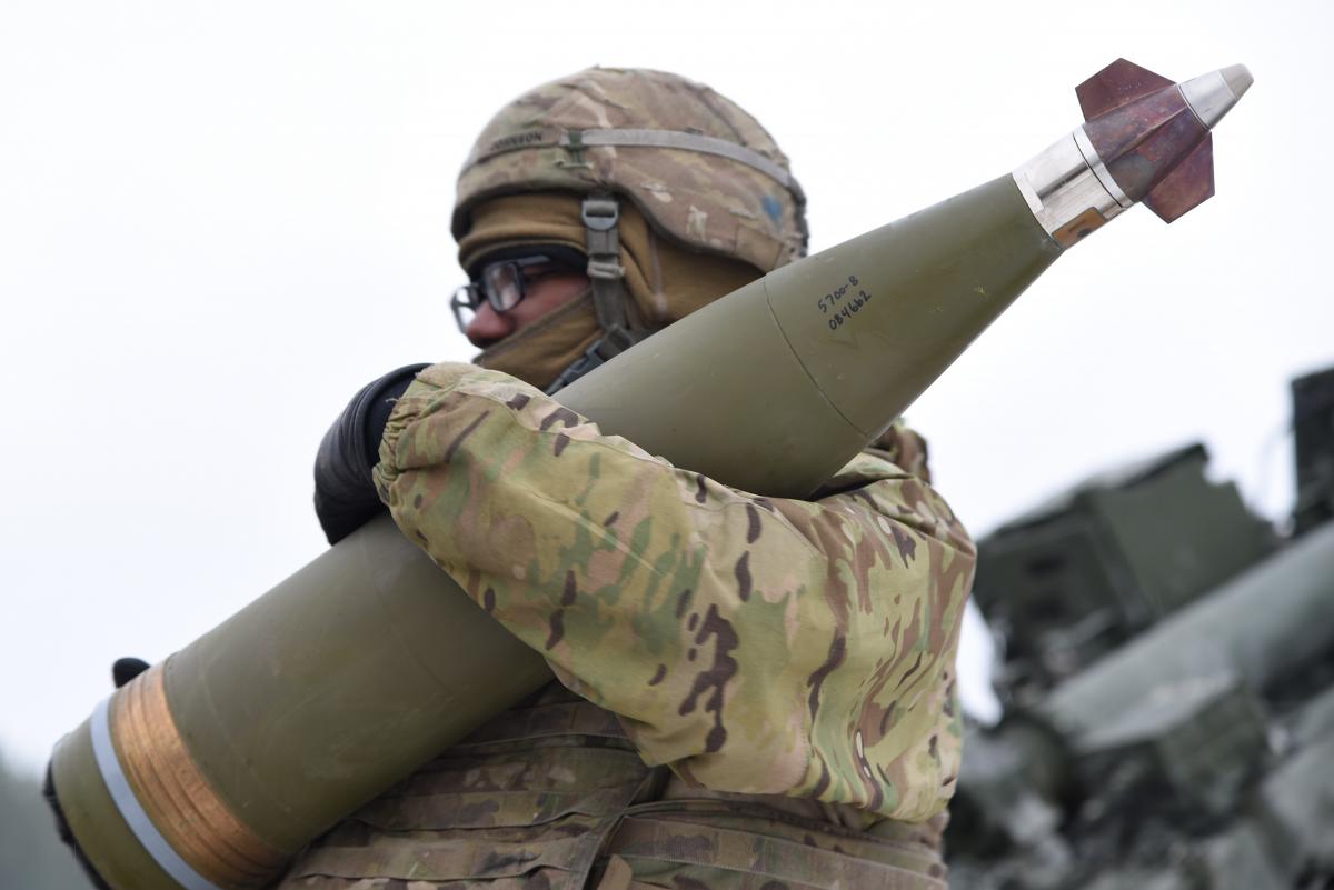  Ucraina primește cochilii M982 Excalibur și M1156 PGK de la NATO/foto - US Army 