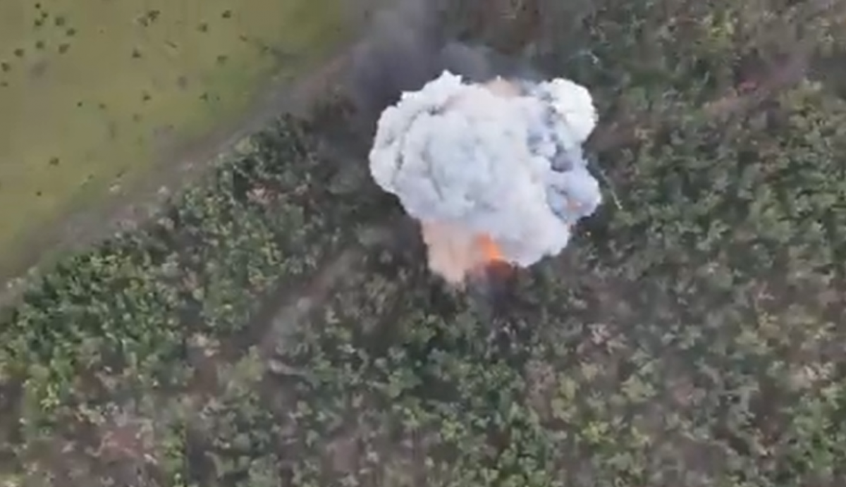 în Donbass, parașutiștii ucraineni au distrus o mașină blindată modernă a Federației Ruse/ecran video